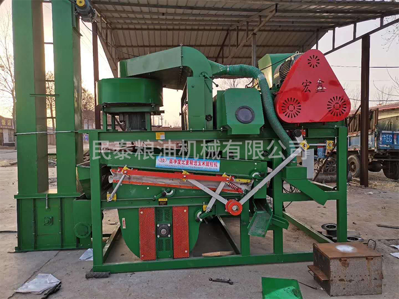 三轴新型玉米脱粒机